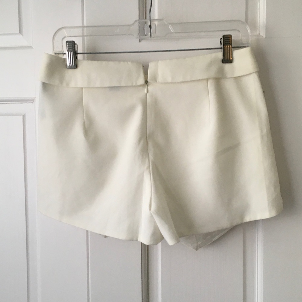 Women’s Solid White Asymmetrical Skort Forever 21 Size M - Picture 7 of 13